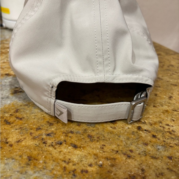 Gymshark White hat - Picture 2 of 4